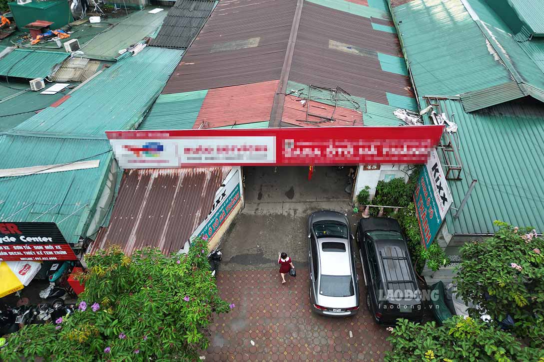 Trong do, phan dien tich sap thu hoi trai dai tu cong QueenBee cu den ranh gioi khu dat du kien xay dung Trung tam Van hoa – The duc The thao quan Hai Ba Trung, nam o phia Tay Bac Cong vien Tuoi tre Thu do. Du an se duoc trien khai theo quy hoach da duoc duyet tai Quyet dinh so 2035/QD-UBND ngay 6.5.2010 cua UBND TP Ha Noi.