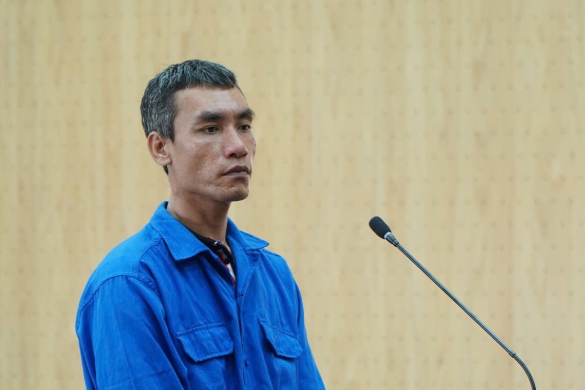 Juicio de miembros de la tripulacion que usan armas para cortarse entre si debido al conflicto de alcohol para beber. Foto: Thanh an