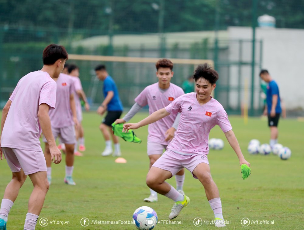U16 Vietnam prepares to participate in the 2025 CFA Team China U16 International Football Tournament. Photo: VFF