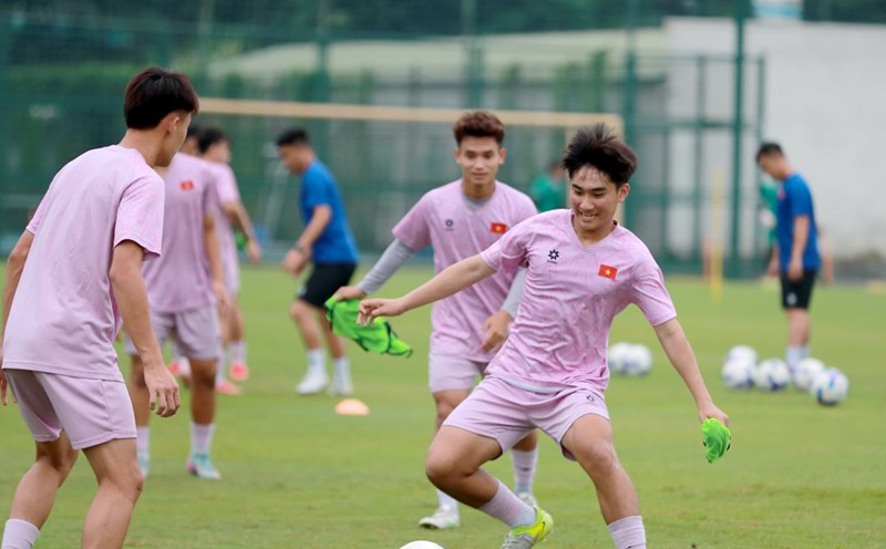 U16 Vietnam prepares to participate in the 2025 CFA Team China U16 International Football Tournament. Photo: VFF