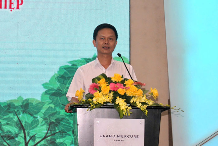 Đại diện Công ty Cổ phần Cao su Đà Nẵng trao đổi, thảo luận tại Hội nghị về chủ đề “Chuyển đổi xanh”. Ảnh: Thanh Huyền.