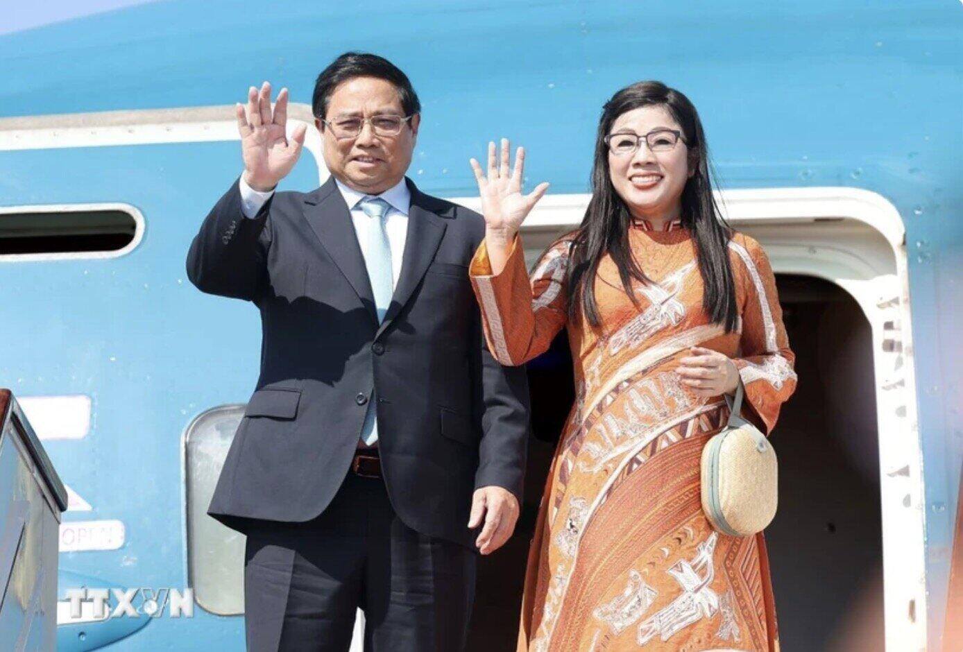 Politburo member and Prime Minister Pham Minh Chinh and his wife. Photo: VNA