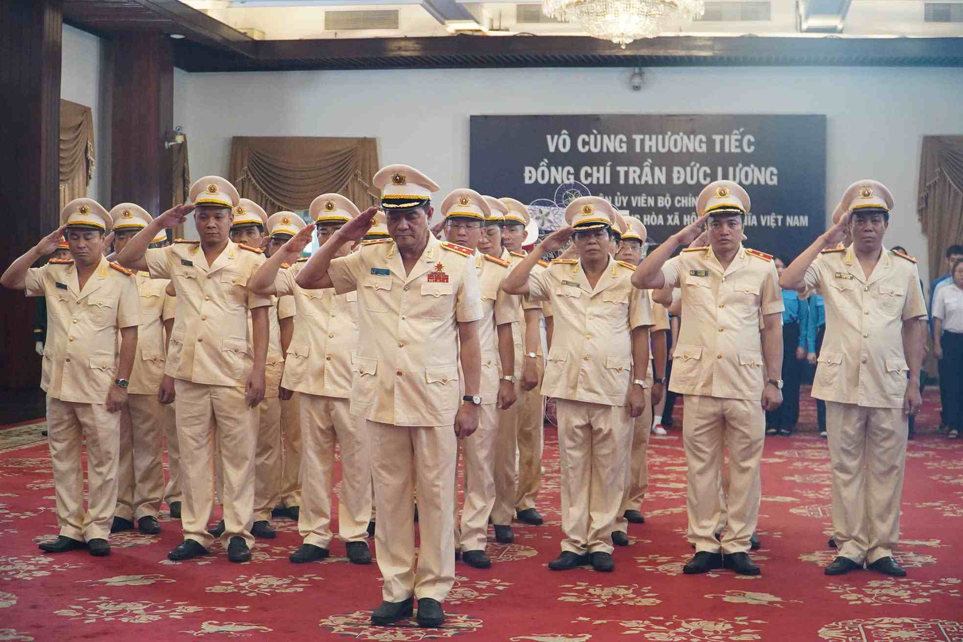Doan Cong an TPHCM vao vieng. Anh: Anh Tu