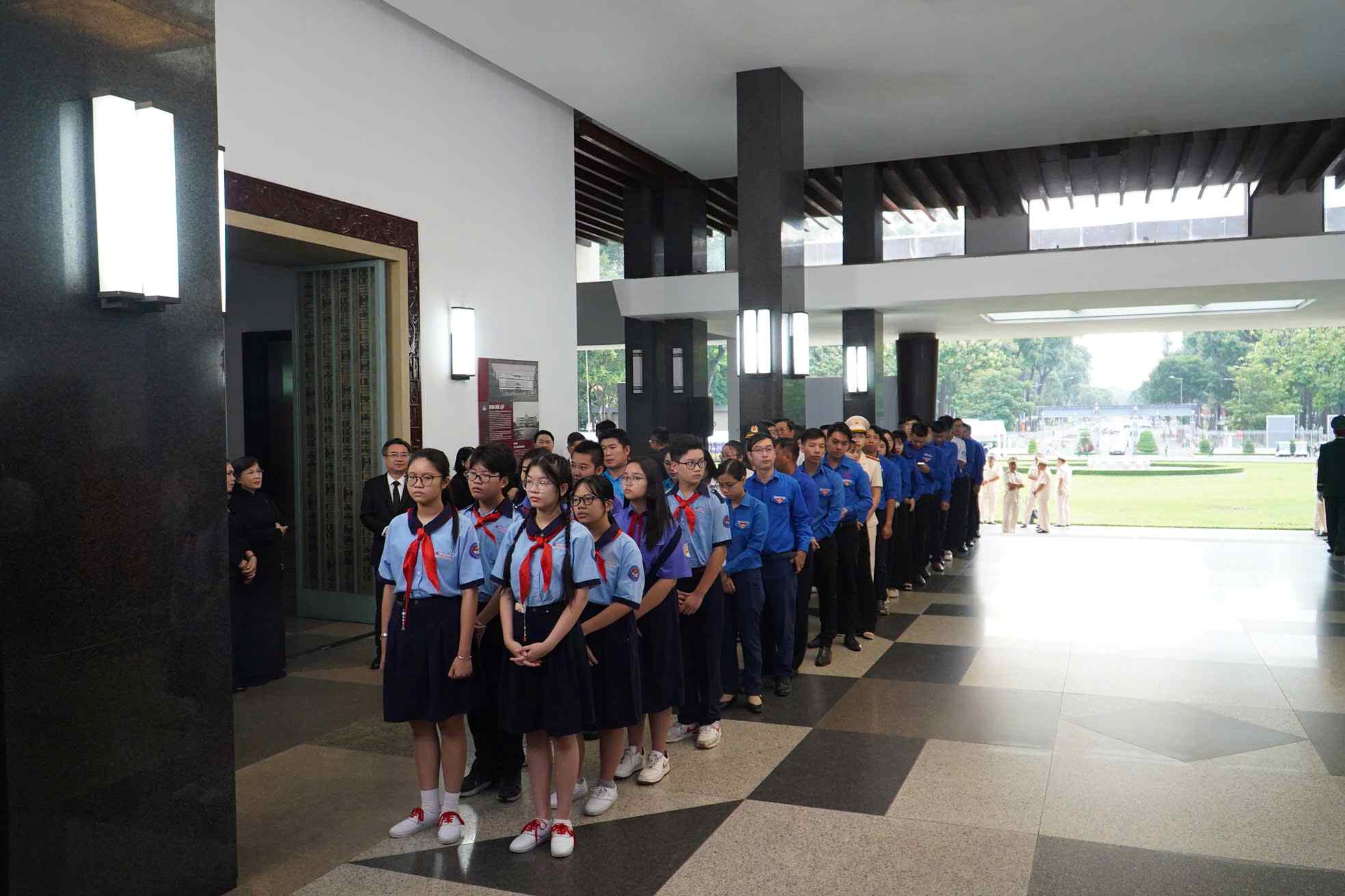 Du kien, quan chung nhan dan co the den vieng tu 12h ngay 24.5. Anh: Anh Tu