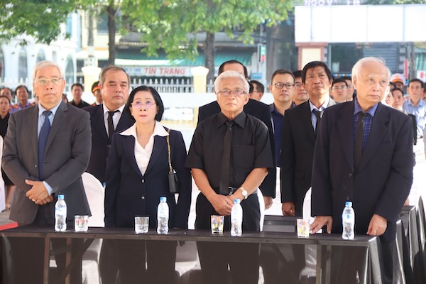 Cac doan dai bieu tai Le vieng nguyen Chu tich nuoc Tran Duc Luong tai Quang Ngai. Anh: Nguyen Linh