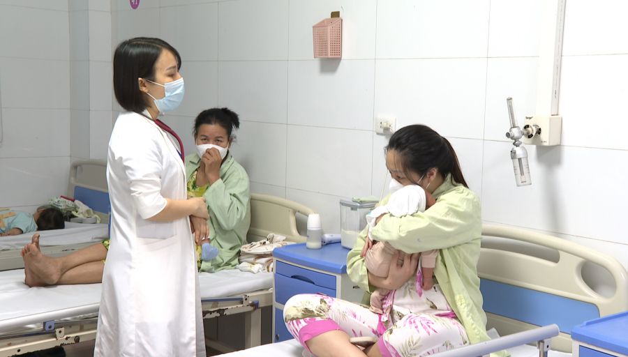 Ca benh nhi bi COVID-19 dang dieu tri tai Benh vien Thanh Nhan. Anh: Vu Linh