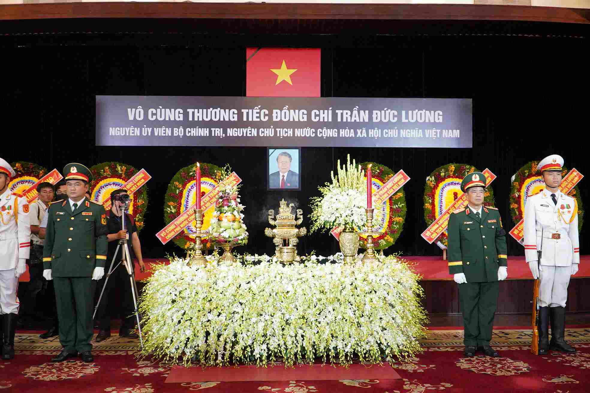 La ceremonia para visitar al ex presidente Tran Duc Luong en la ciudad de Ho Chi Minh. Foto: ANH TU