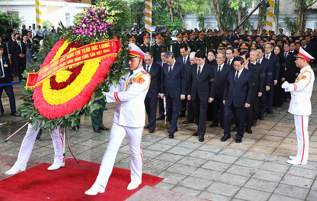 The Central Committee of the Communist Party of Vietnam led by General Secretary To Lam paid their respects. Photo: To The