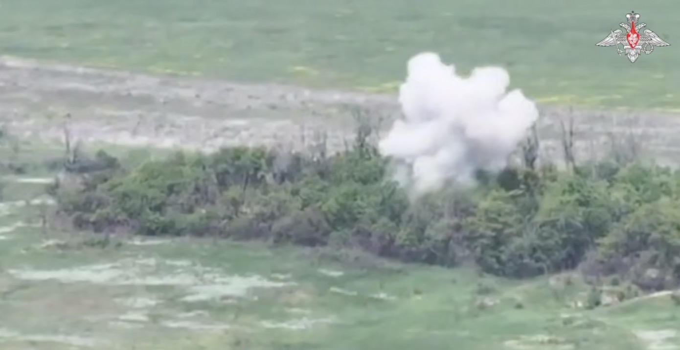 El UAV ruso ataco y exploto la base de Ucrania. Foto: Corte del video del Ministerio de Defensa