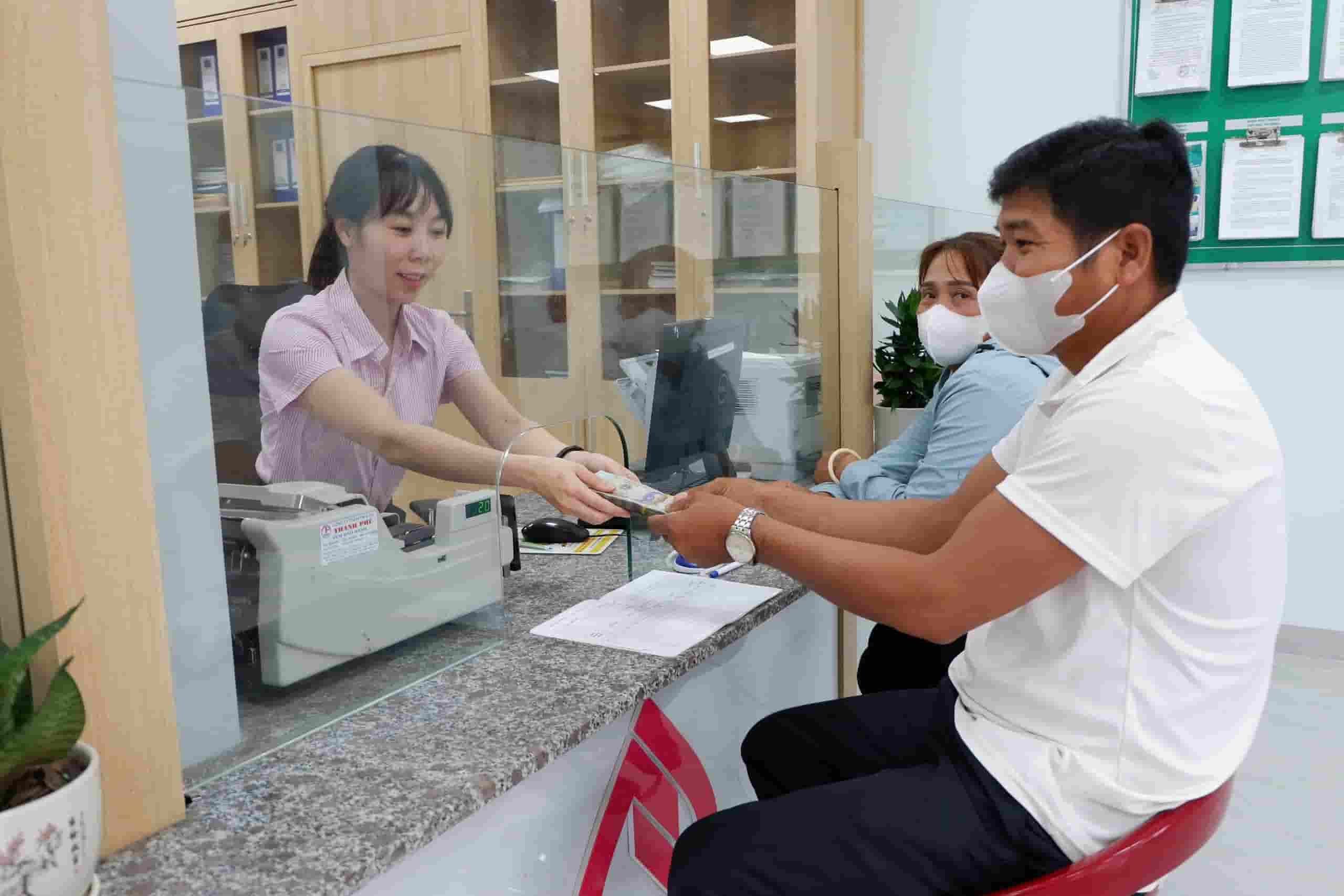 Ngân hàng chính sách xã hội, “bà đỡ” cho các mô hình sản xuất, kinh doanh ở vùng khó khăn, miền núi. Ảnh: Bảo Lâm 