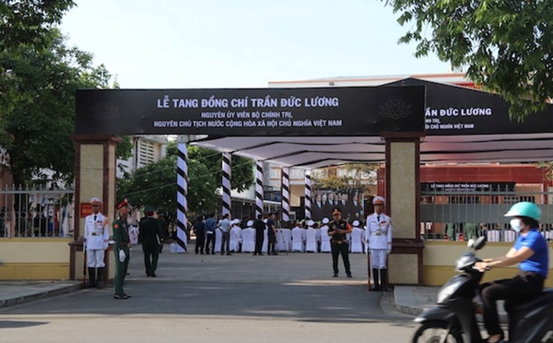 Limit trucks on National Highway 1 and routes to the location of the funeral of former President Tran Duc Luong in Quang Ngai province. Photo: Nguyen Linh