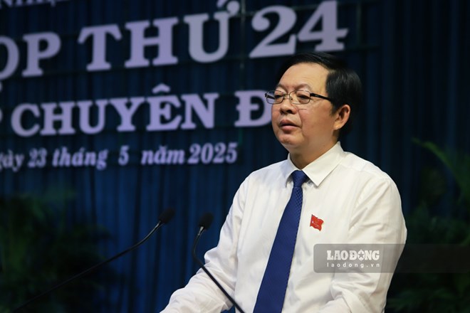 The Secretary of the Binh Dinh Provincial Party Committee emphasized that in the revolution of restructuring the apparatus, incapable cadres will be forced to self-deport and withdraw. Photo: Hoai Phuong