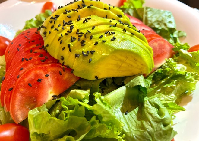 Green salad combined with apple cider vinegar is a good dish for people with diabetes. Photo: Thanh Thanh.