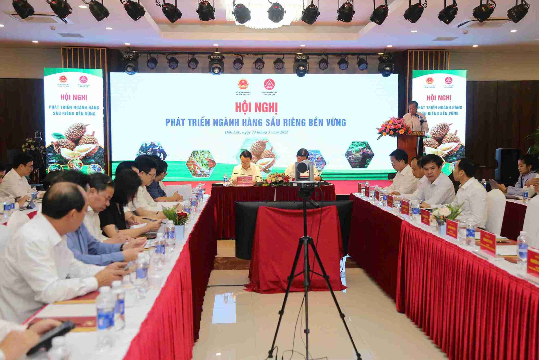Quang canh hoi thao. Anh: Bao Trung