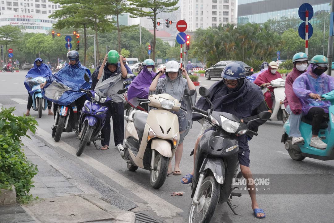 Du bao thoi tiet ngay mai 25.5, Bac Bo, Bac Trung Bo co mua dong rai rac, cuc bo co mua to den rat to. Anh: Vu Linh