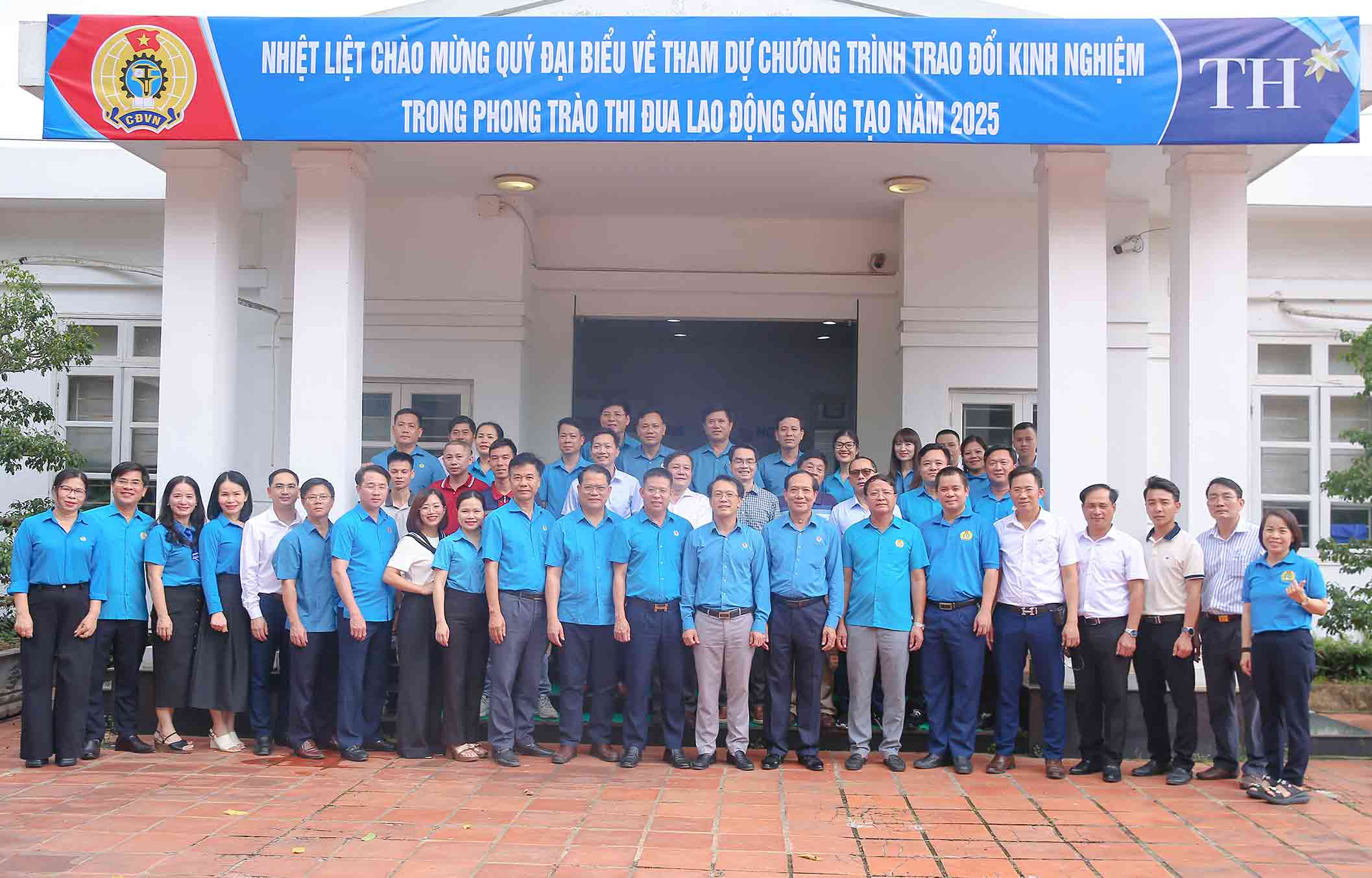 Cac dai bieu tham du chuong trinh. Anh: Duy Chuong