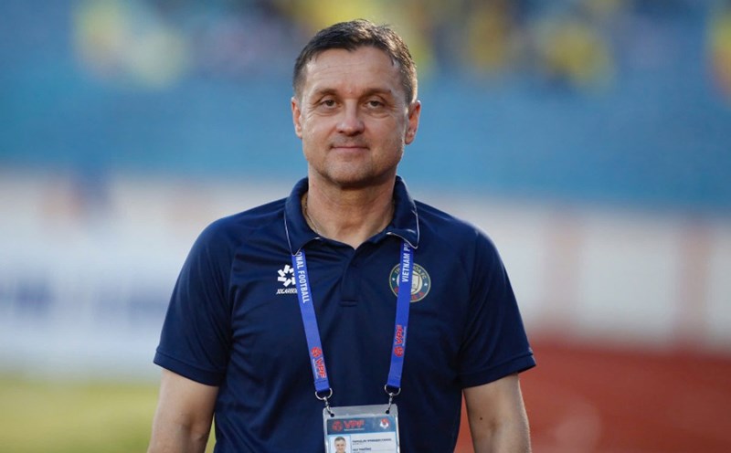 Coach Tomislav Steinbruckner received the trust of Thanh Hoa club. Photo: THFC