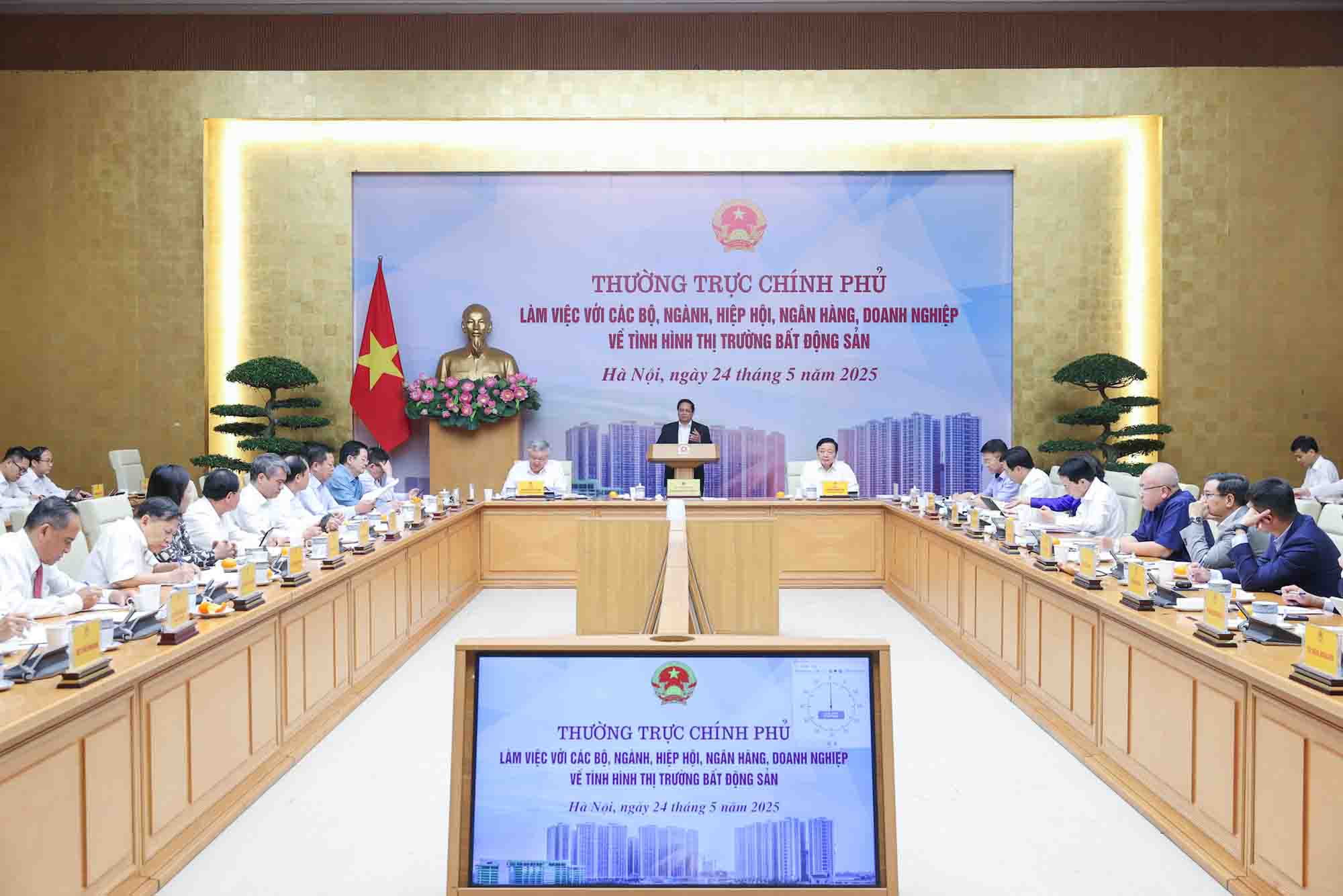 Thu tuong Chinh phu Pham Minh Chinh chu tri cuoc hop. Anh: VGP/Nhat Bac.