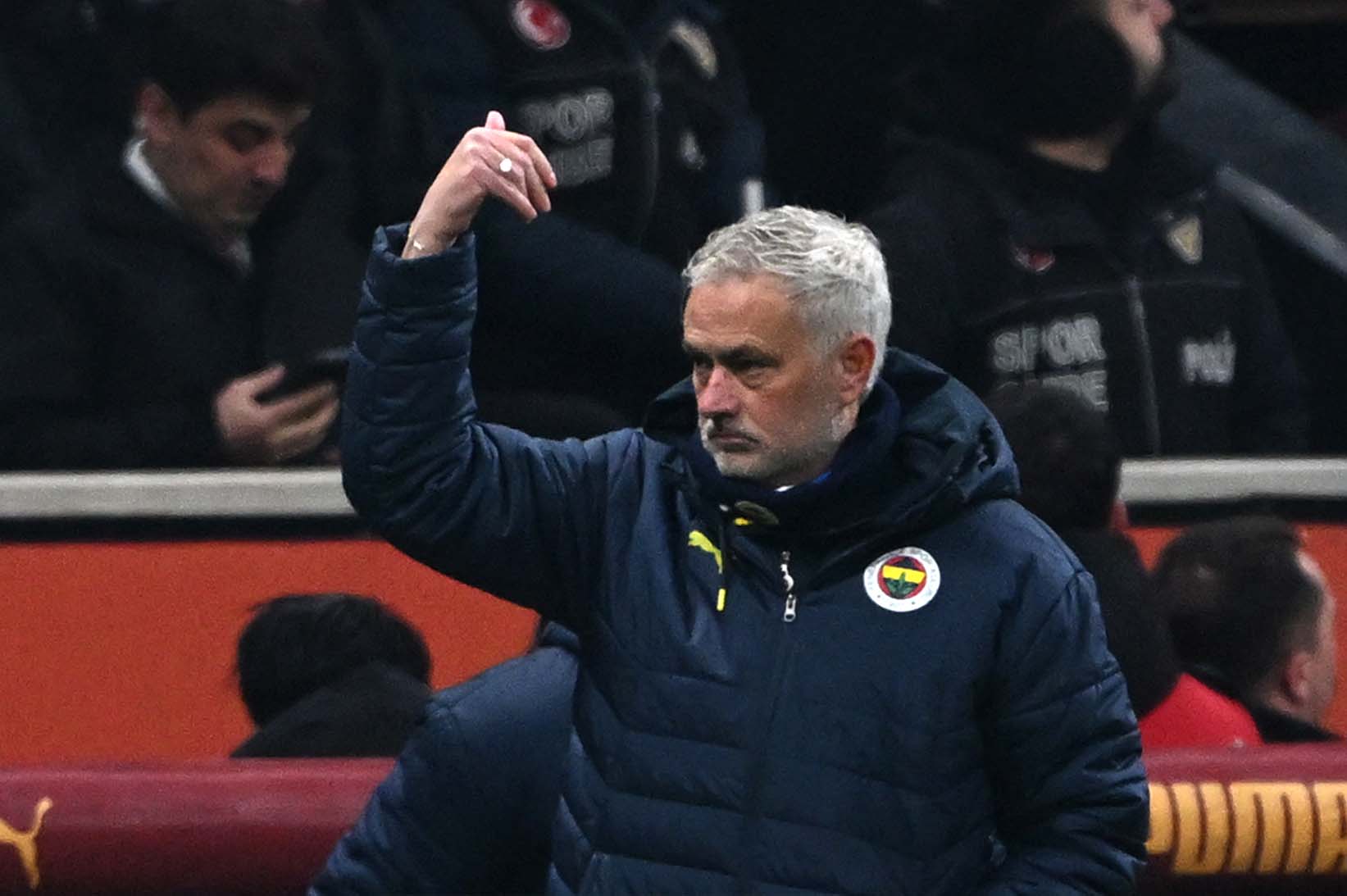 Fenerbahce lai trai qua them mot mua giai that bai o Super Lig. Anh: AFP