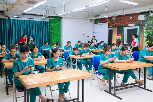 Los examenes teoricos con el formulario en linea en el concurso 2025. Foto: Hai Yen