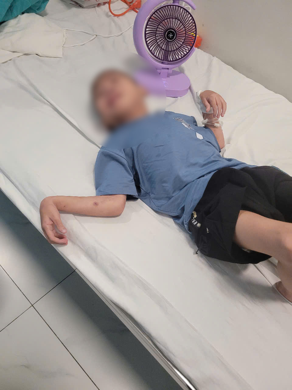 Hien tai benh nhan Nguyen Huu Chi dang dieu tri tai Benh vien Nhi Ha Noi. Anh: BVCC