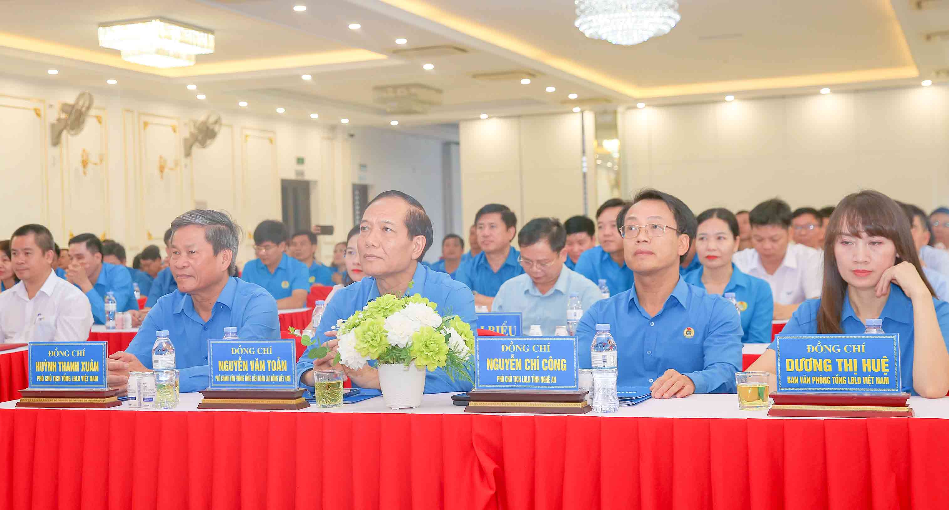 Đoàn đại biểu của Tổng Liên đoàn Lao động Việt Nam tham dự chương trình. Ảnh: Quang Đại