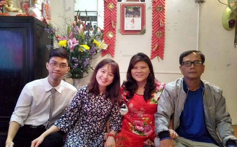 Respecting, listening and sharing will help resolve conflicts between two generations in the family. Photo: Phuong Linh