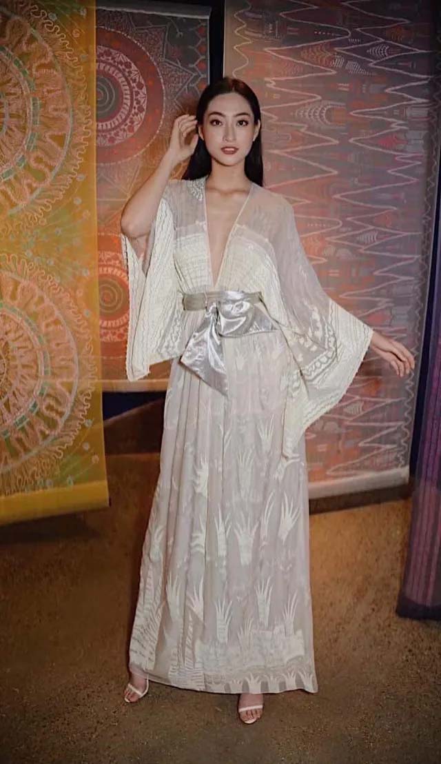 Luong Thuy Linh xuat sac vuot qua nhieu dai dien cac nuoc de gianh vi tri top 2 Miss World 2019. Anh: Nhan vat cung cap.