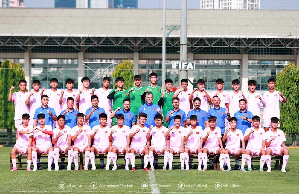 U16 Vietnam se propuso asistir al equipo de CFA internacional U16 China 2025. Foto: VFF