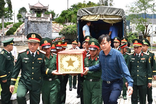 Điện Biên đón 8 hài cốt liệt sĩ hy sinh tại Lào về an táng