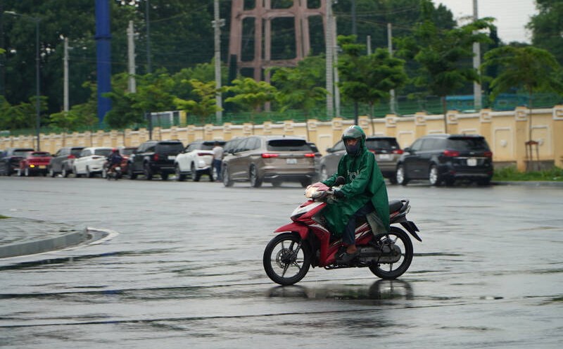 The heavy rain in the South will gradually decrease. Photo: Ha May