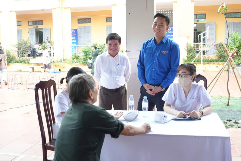 Hanoi, Hanoi, han sido examinadas y asignadas a 500 personas en el distrito de Hoai Duc. Foto: mi hoa
