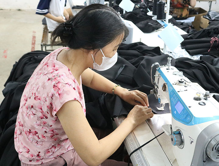 The unemployment benefit level below 3 million VND is difficult to ensure the lives of workers. Photo: Minh Huong.