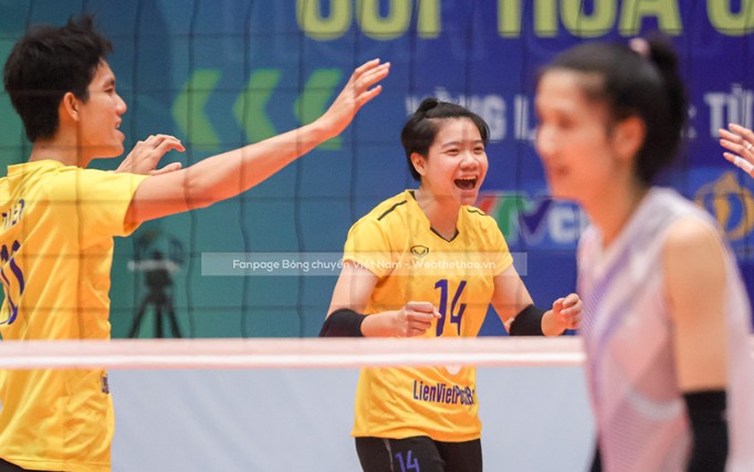 Wipawee tung khoac ao LPB Ninh Binh o giai doan 1 giai bong chuyen vo dich quoc gia 2023. Anh: Bong chuyen Viet Nam