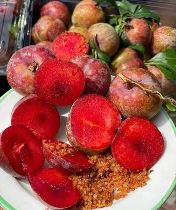 Fruits such as plums are difficult to sleep and should be eaten regularly. Photo: Quang Minh.