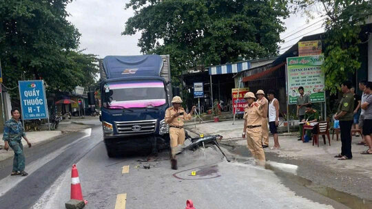 La escena del accidente en la autopista 12b. Foto: Suministro de personas