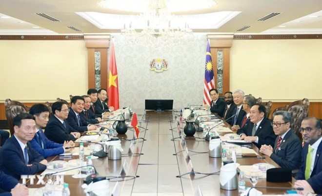 Thủ tướng Phạm Minh Chính hội kiến Chủ tịch Hạ viện, Thượng viện Malaysia