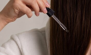 Best Time to Take Biotin. Photo: Thuy Duong