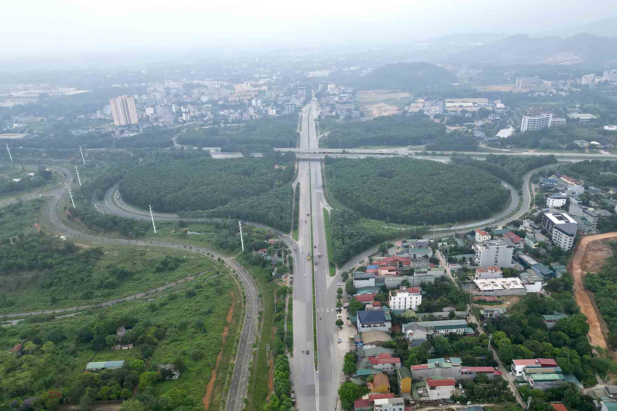 Expected headquarters of 5 new communes in Thach That district. Photo: Huu Chanh