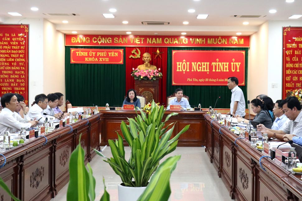 Phu Yen Provincial Party Committee held a Conference of opinions and agreed to approve the Draft Project to end the activities of the Party Committee at the district and commune levels; Project to establish the Party Committee of the commune and ward. Photo: My An