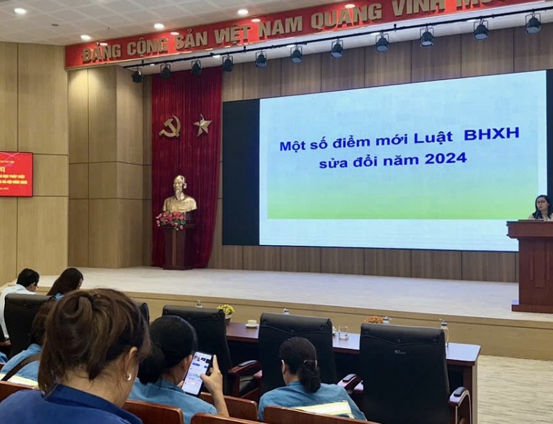 Hanoi Construction Trade Union organizes a training course on the Law on Social Insurance 2024. Photo: Nhu Quynh