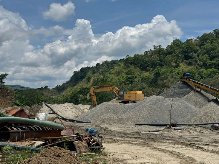 The price of construction materials in the provinces in the Central Highlands has continuously increased. Photo: Bao Trung