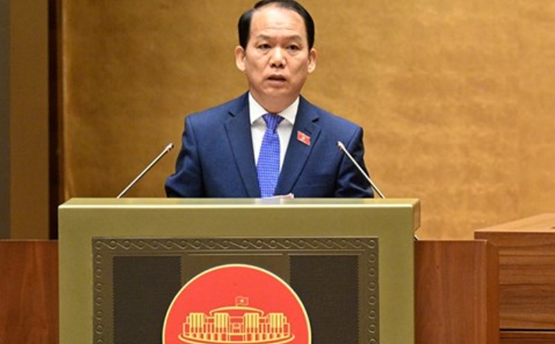 Head of the Food Inspection Committee Hoang Thanh Tung presented the inspection report. Photo: Quochoi