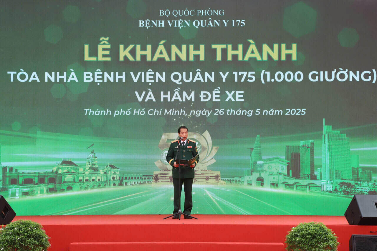 Major General, Dr. Than, Meritorious Doctor Tran Quoc Viet - Director of Military Hospital 175 spoke at the inauguration ceremony. Photo: NGUYEN LY