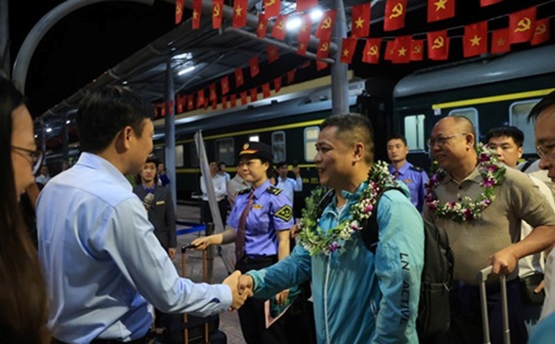 Officially resume the Vietnam - China international transport route after 5 years of suspension. Photo: VNR