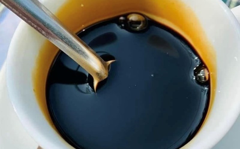 Coffee is a liver- cooling drink that nourishes the kidneys if consumed properly. Photo: Thu Thuy.