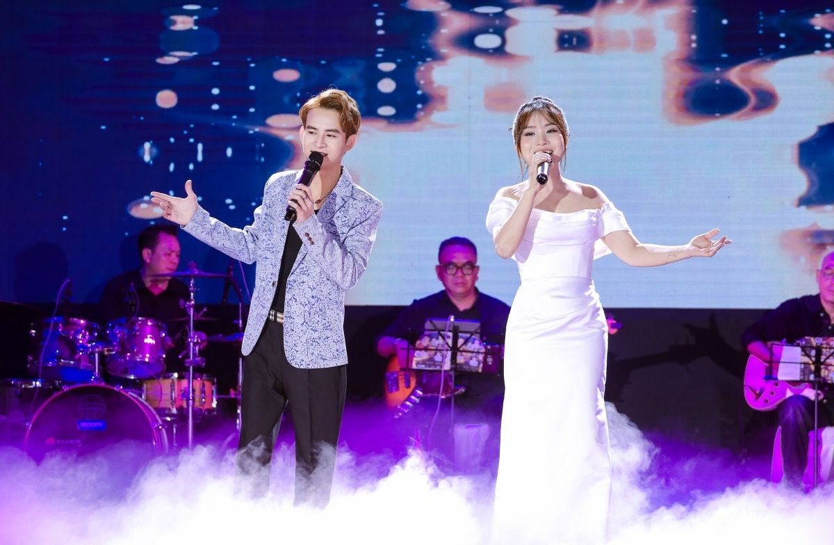 Anh: Nghe si cung cap.
