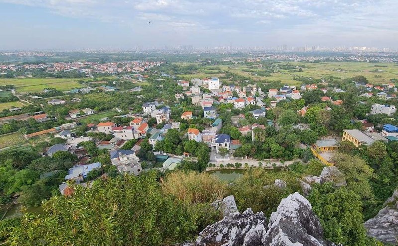 Hanoi will arrange 526 commune-level administrative units to form 126 new commune-level administrative units, after the merger, 400 units will be reduced. Photo: Cam Ha