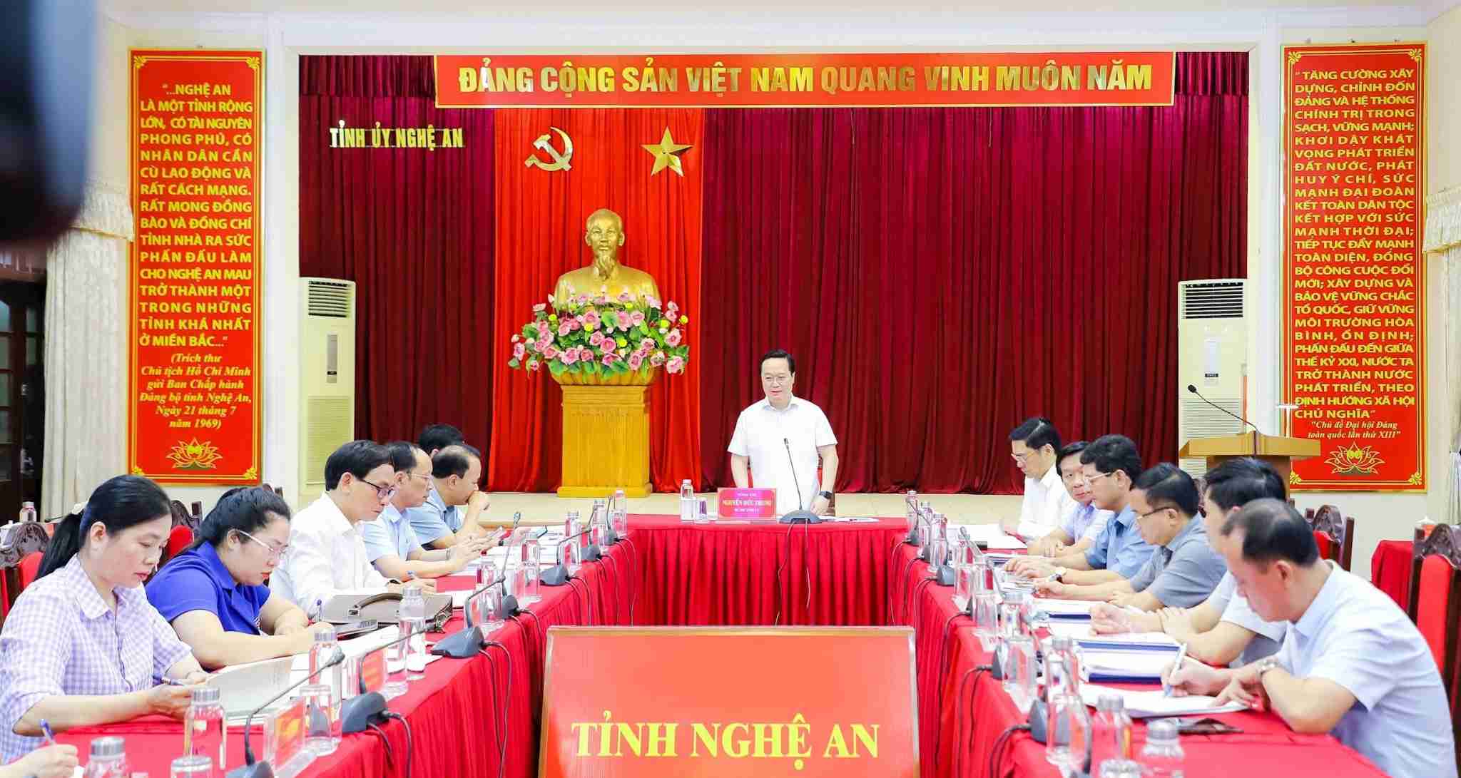The Standing Committee of Nghe An Provincial Party Committee has just issued Instruction 07 on the arrangement and assignment of cadres, civil servants and public employees according to the 2-level local government apparatus organization model. Photo: Pham Bang