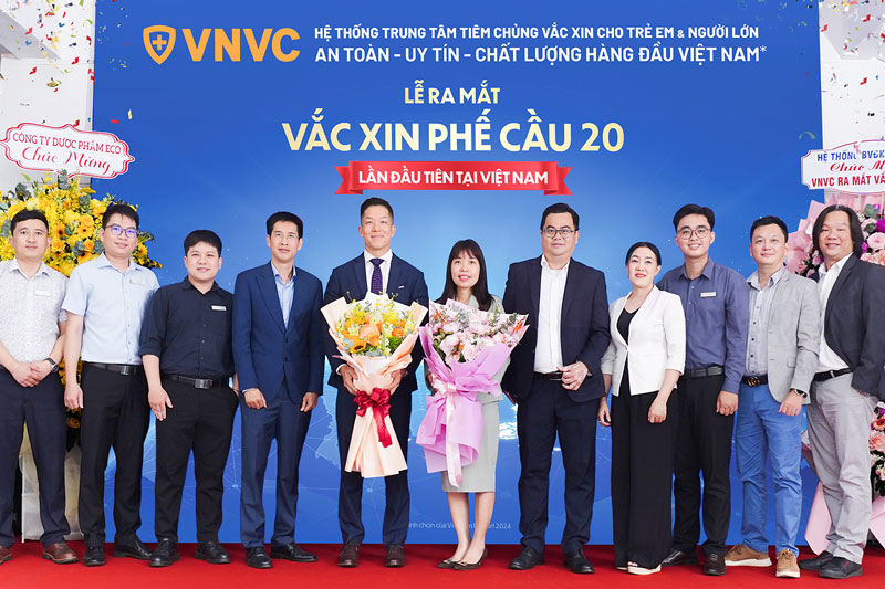 He thong tiem chung VNVC cong bo ra mat va trien khai tiem vaccine phe cau 20 tai hon 220 trung tam tren toan quoc sang 26.5. Anh: Moc Thao